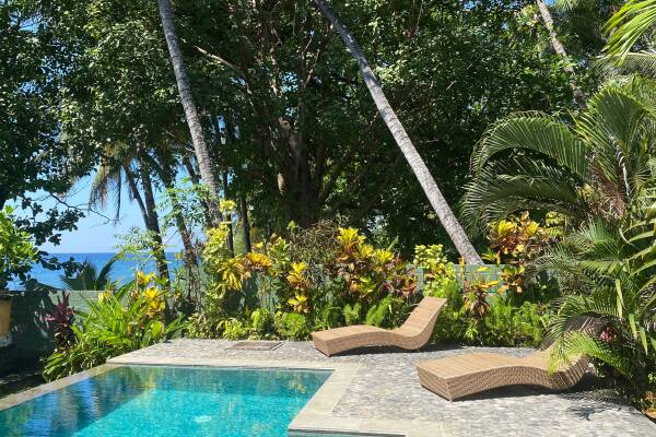 What delivers a better Bali experience - staying in a villa or in a hotel?